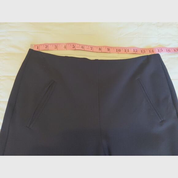 Chico's Women Sz 0 Black Ankle Slacks Pants Pearl Button Detail Stretch Pull On - Picture 4 of 9